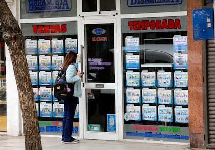 Los martilleros marplatenses aseguran que en enero próximo se deberían conseguir un monoambiente desde $375.000 por semana