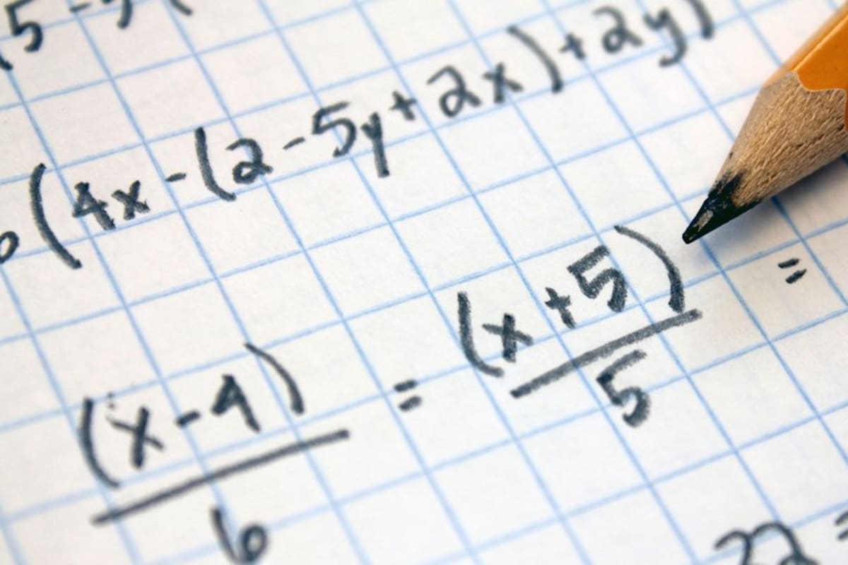 Los matemáticos siempre han estado fascinados por el problema de describir todas las soluciones en números enteros x, y, z en ecuaciones algebraicas.