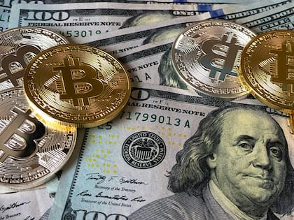 Los mayores bancos y cadenas minoristas de EE.UU. aseguran que están considerando crear sus propias stablecoins ligadas al dólar