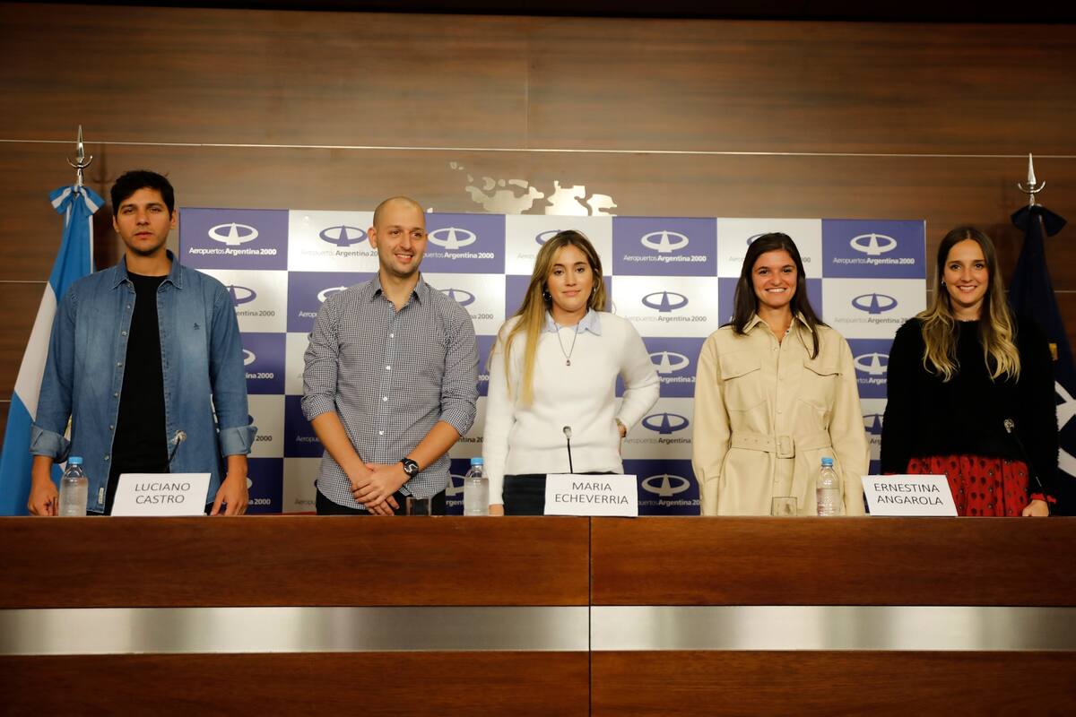 Los médicos brindaron una conferencia de prensa en Ezeiza