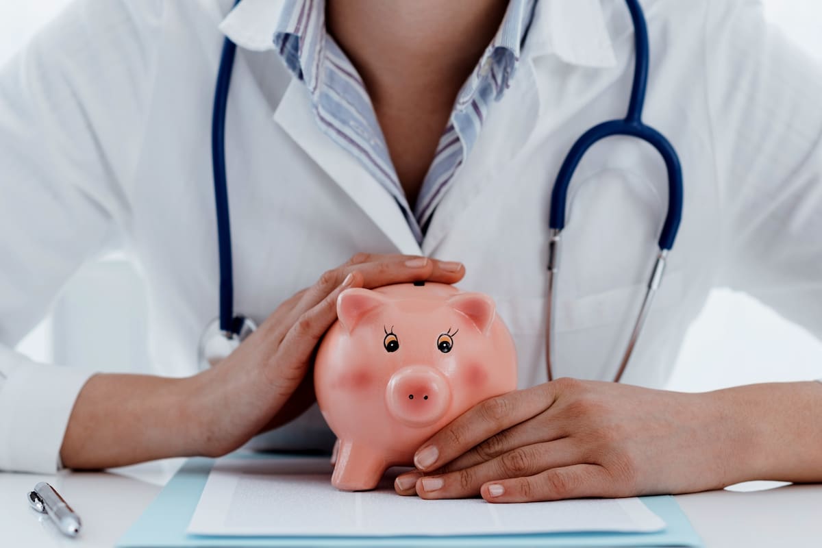 Los médicos cada vez pero remunerados