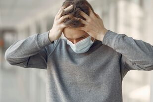 Los médicos están recibiendo casos de personas con dificultad respiratoria producida por la ansiedad.