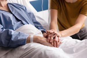 Los médicos hicieron un impactante descubrimiento en el estómago de la paciente que los dejó atónitos