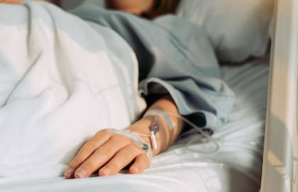 Los médicos tuvieron que amputarle todos los dedos de la mano derecha (Foto ilustrativa Istock)