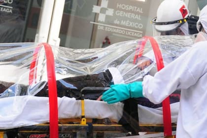 Los médicos tuvieron que hacer una cirugía para tratar el aneurisma y le extirparon el ojo izquierdo que estaba muy comprometido por el hongo