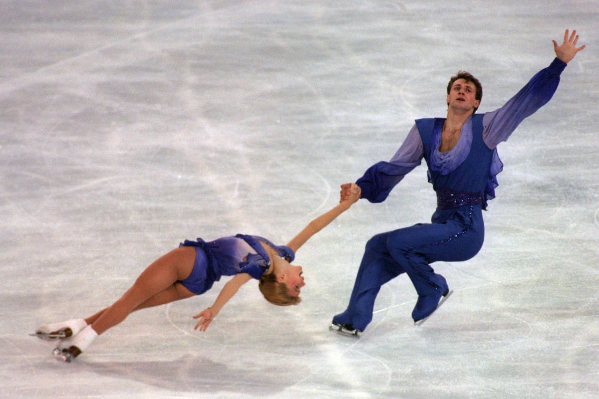 Los medios de comunicación rusos destacaron que los entrenadores y excampeones del mundo Evgenia Shishkova y Vadim Naumov estaban en el avión estrellado en Estados Unidos