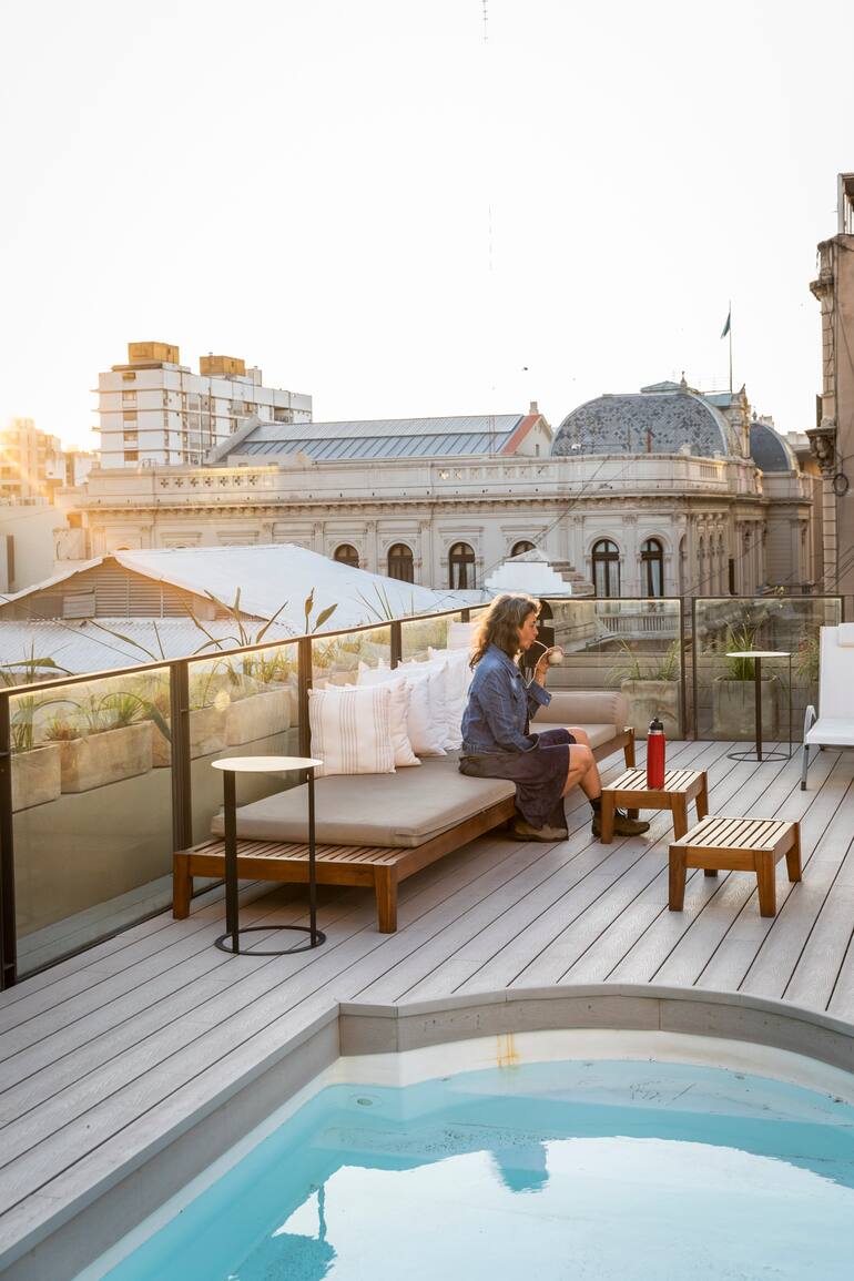 Los medios internacionales destacan su arquitectura y diseño, la ubicación estratégica en pleno centro histórico y los detalles encantadores que matizan el servicio de excelencia.