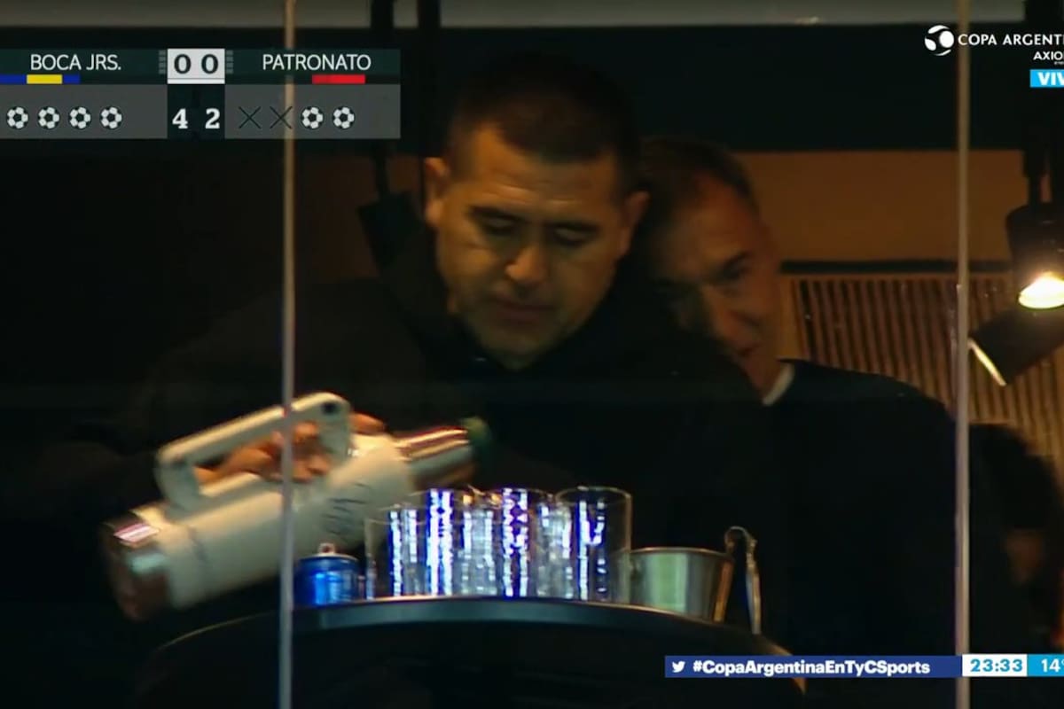 Los mejores memes por la actitud de Riquelme durante el partido en Santiago del Estero