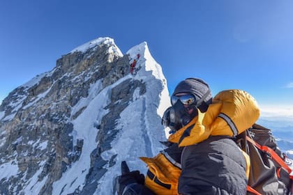 Los mellizos Benegas suman 20 cumbres al Everest