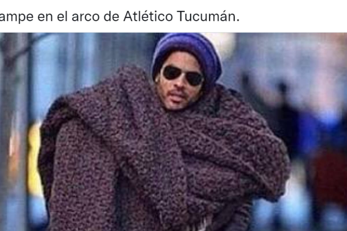 Los memes por la vestimenta que utilizó el arquero Carlos Lampe