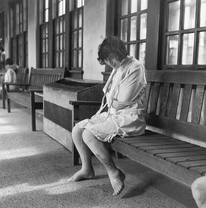 Los mendigos o discapacitados que violaban las prohibiciones de exponerse en lugares públicos se enfrentaban a multas o eran internados en hospicios, no siempre en buenas condiciones.