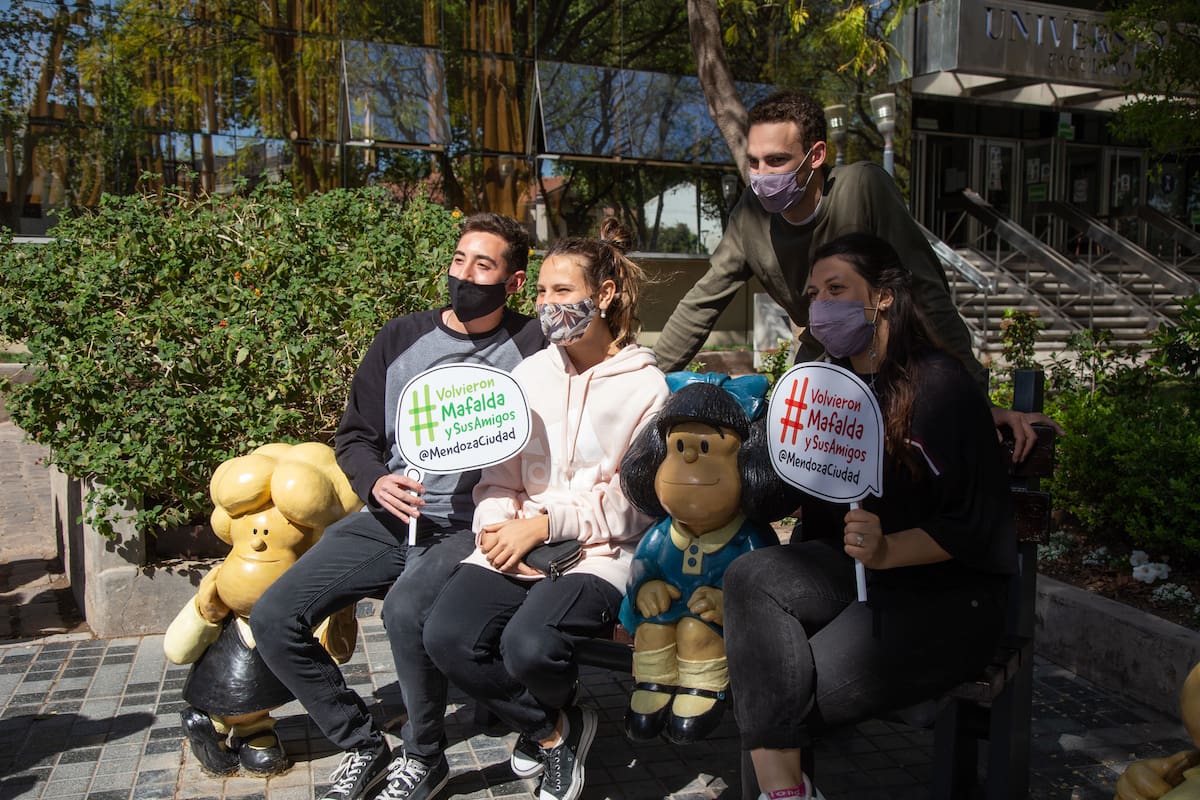 Los mendocinos volvieron a disfrutar de las esculturas de Mafalfa y sus amigos, en una jornada muy especial. Foto Gentileza Ciudad de Mendoza