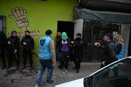 Los menores fueron detenidos en las últimas horas y buscan a sus cómplices