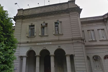 Los menores fueron hospitalizados anoche y esta mañana se encontraban "aislados en el sector de infectología por prevención"