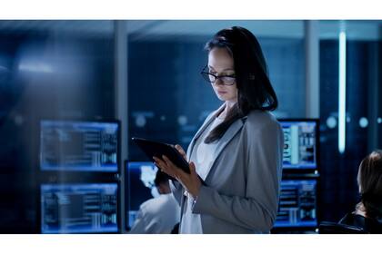 Los menores ingresos se traducen en que las mujeres construyen entre 25% y 30% menos de patrimonio que los hombres para su futuro retiro