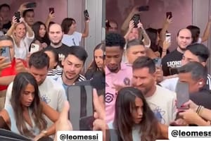 Los Messi fueron abordados por los fans durante una salida en Miami y Antonela se molestó por los empujones (Foto: Captura de video / IG @onlyindade / @nivekmichael)