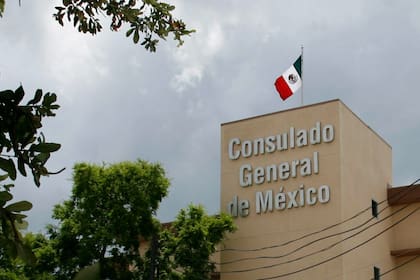 Los mexicanos podrán acercarse al Consulado de México en Houston, Texas para realizar consultas legales respecto a sus derechos migratorios