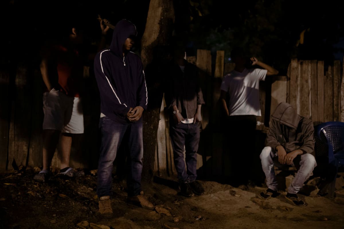 Los miembros de Casa Blanca intentaron proteger su vecindario de pandillas invasoras como la MS-13, pero se vieron superados en número y poder de fuego