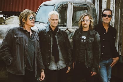 Los miembros de la banda californiana recordaron al cantante fallecido en 2015 antes de su show en el Teatro Ópera