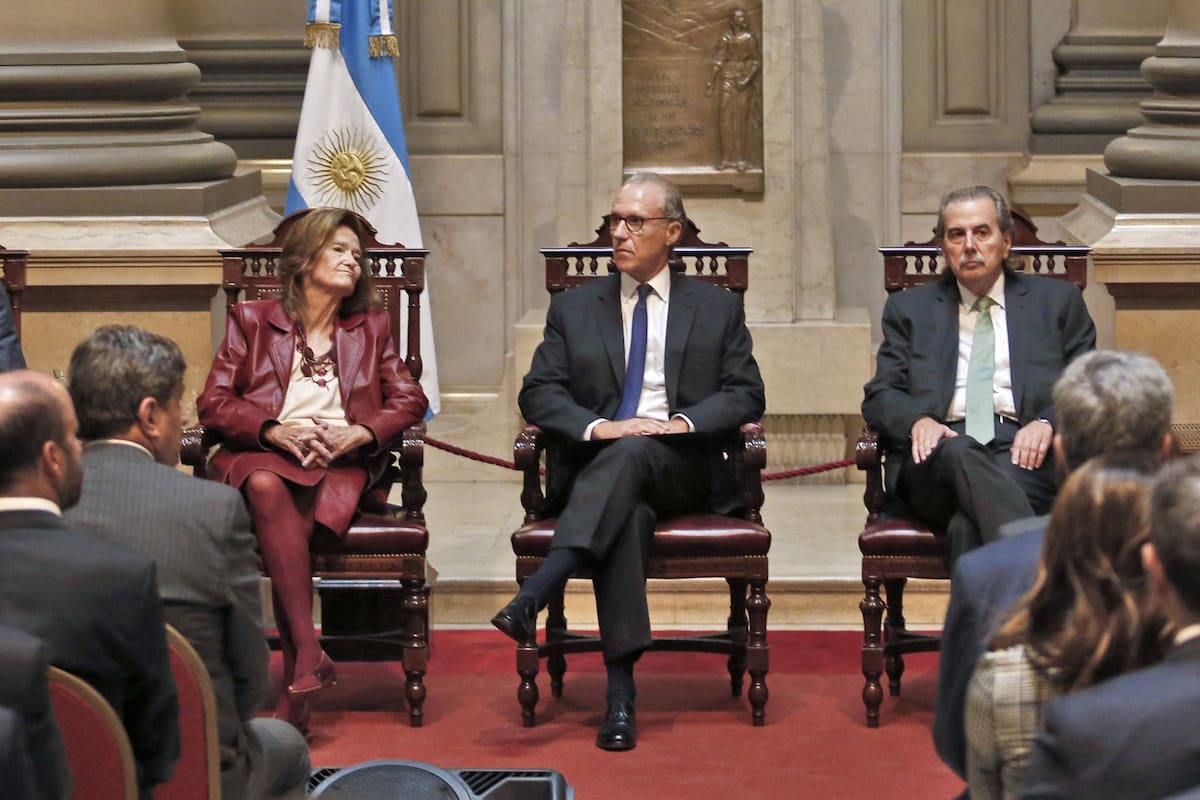 Los miembros de la Corte Suprema fueron blanco de las consultas
