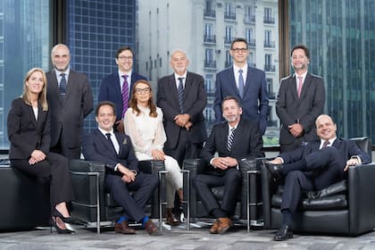 Los miembros del directorio de Bruchou & Funes de Rioja, que tiene 52 socios y 166 abogados en total