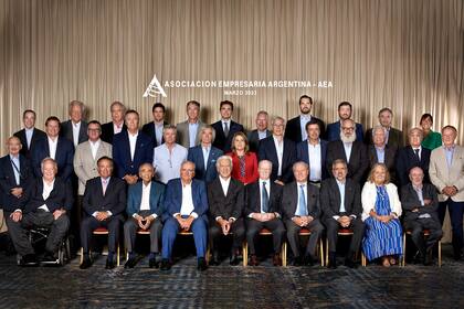 Los miembros y la comisión directiva de la Asociación Empresaria Argentina (AEA), que tiene como presidente a Jaime Campos