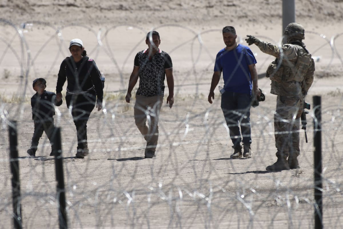 Los migrantes habrían sido engañados para aceptar el traslado, pero los representantes de Florida negaron esta versión