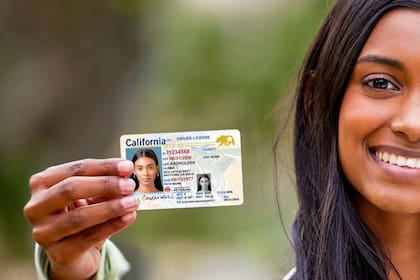 Los migrantes legales pueden obtener una Real ID, mientras que los indocumentados no son seleccionables para este trámite