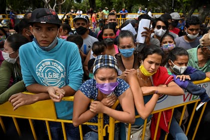 Migrantes venezolanos, en la frontera con Colombia en plena pandemia de coronavirus