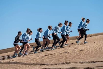 “Los mil médanos, los mil entrenamientos, los miles esfuerzos, ¡son finalistas!”, arengó el Chapa Retegui a Las Leonas; el intendente de Pinamar reveló el trasfondo de esas palabras