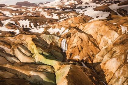 Los mil tonos ocre de la zona volcánica de Landmannalaugar, meca de los senderistas.