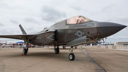 Los minerales de tierras raras son cruciales para la producción de aviones de combate como el F-35