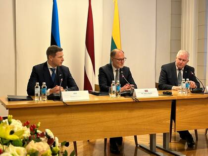 Los ministros de Defensa de los países bálticos en su reunión en Riga