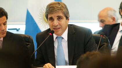 Los ministros de hacienda y finanzas, Nicolas Dujovne y Luis Caputo, presentan ante la Comisión de Presupuesto y Hacienda de Diputados el presupuesto 2018