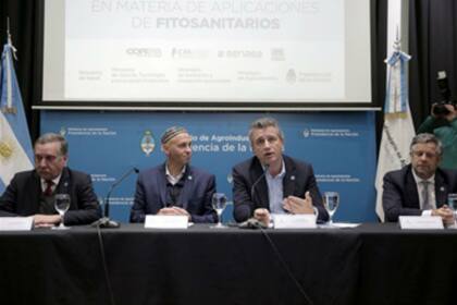 Los ministros en la presentación de hoy