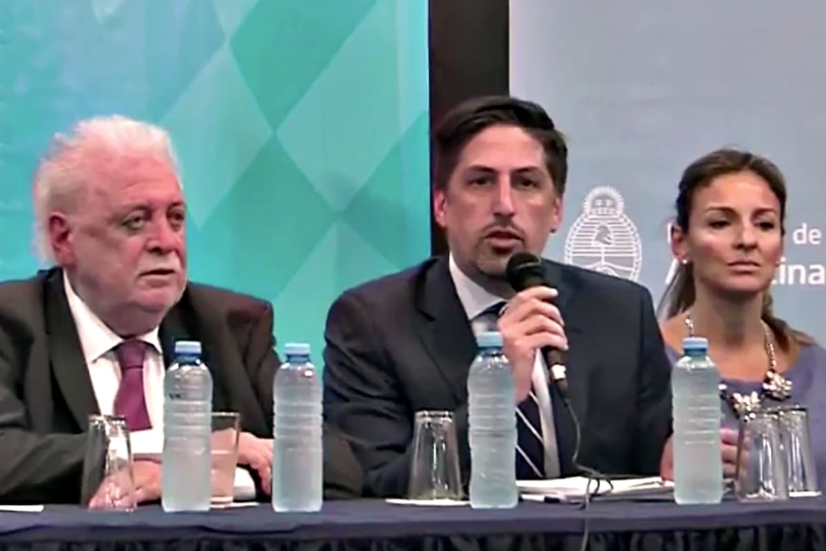 Los ministros Ginés González García y Nicolás Trotta