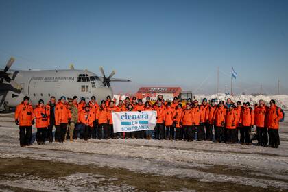 Los ministros Jorge Taiana, Daniel Filmus y Carla Vizotti, en la delegación argentina que viajó a la Antártida