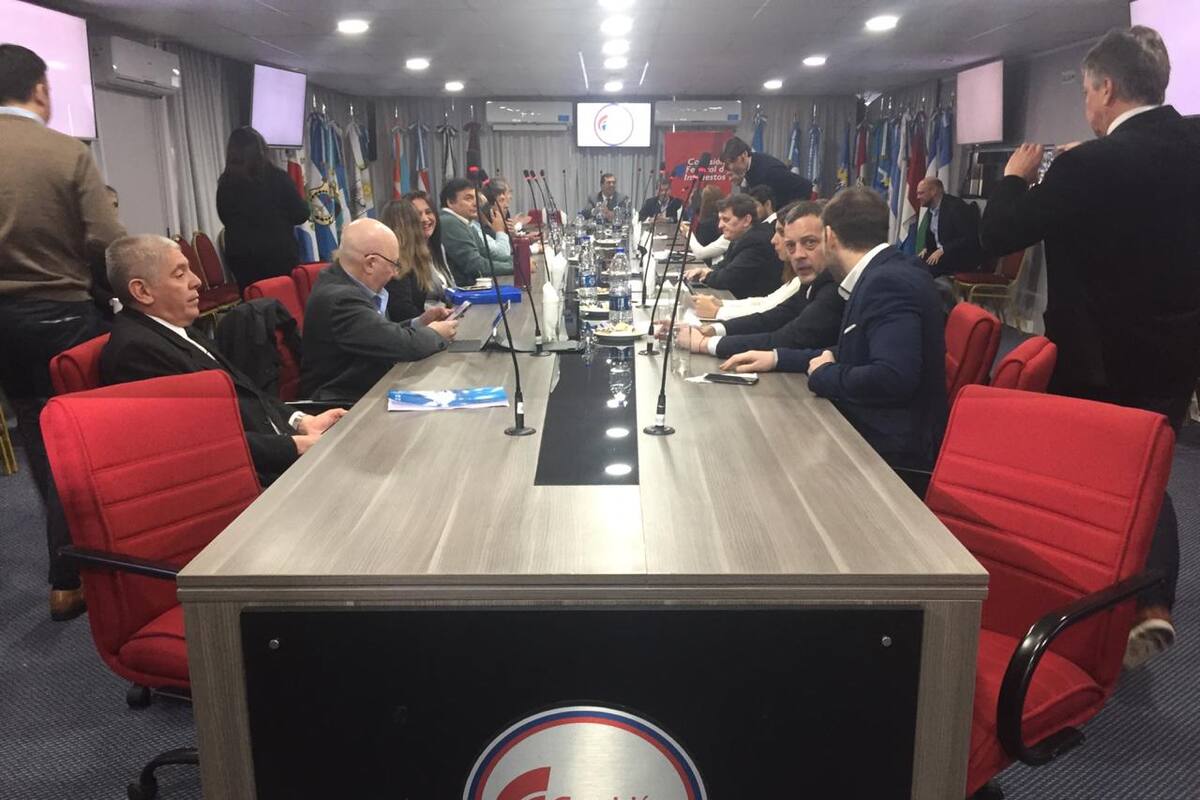 Los ministros provinciales de Hacienda y Finanzas se reunieron esta tarde en la sede de la Comisión Federal de Impuestos (FDI)