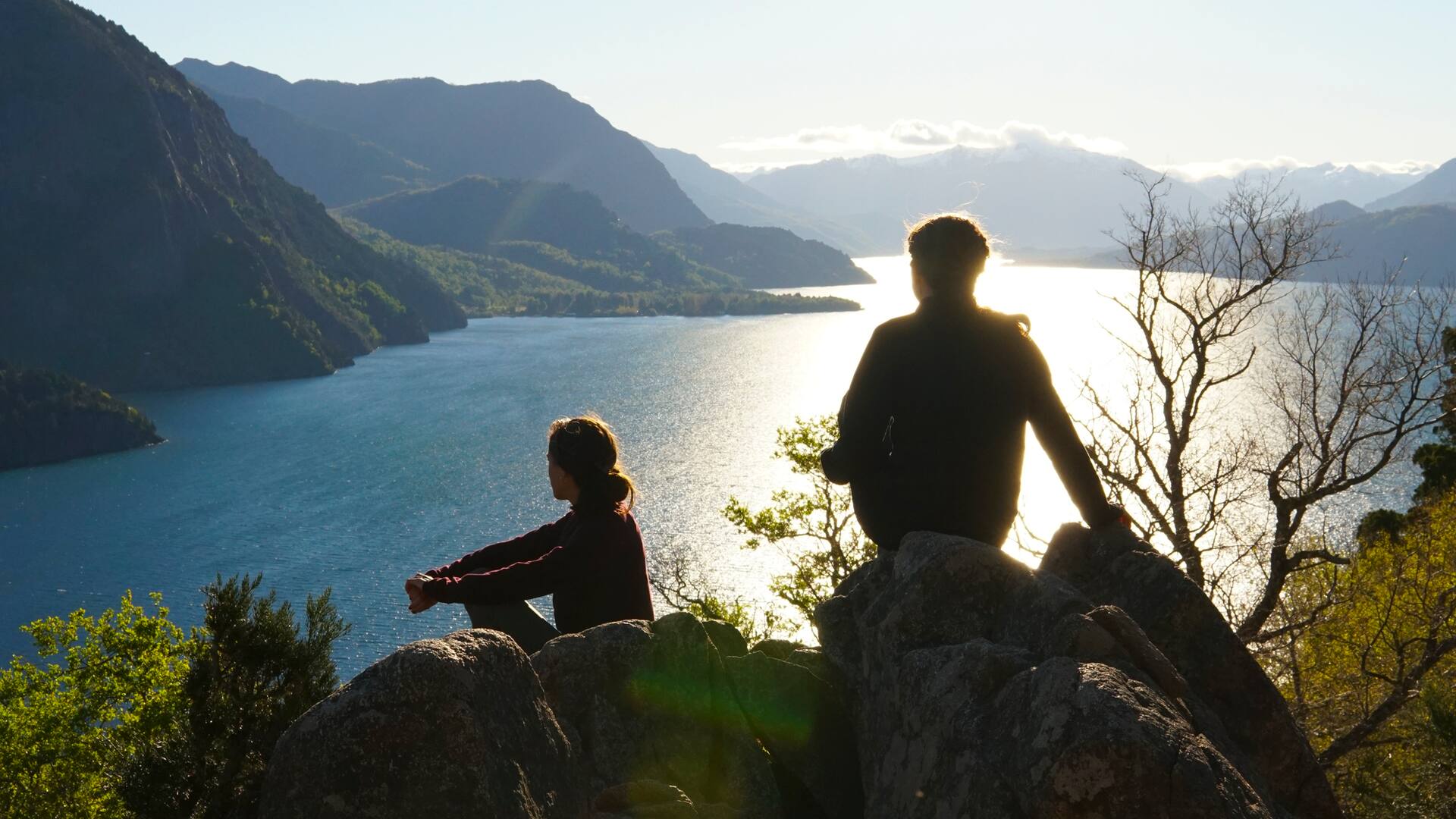 Los miradores de San Martín de los Andes ofrecen vistas panorámicas inigualables, con el Lago Lácar como protagonista absoluto