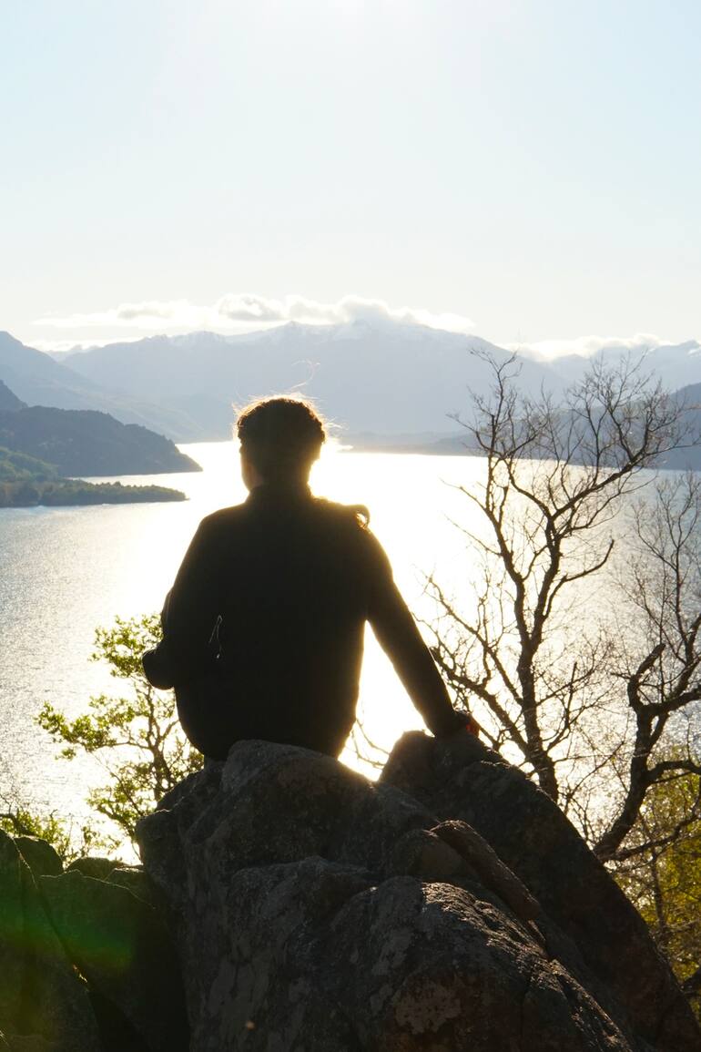 Los miradores de San Martín de los Andes ofrecen vistas panorámicas inigualables, con el Lago Lácar como protagonista absoluto
