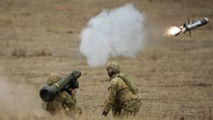 Los misiles Javelin suministrados por Estados Unidos destruyeron decenas de tanques rusos en Ucrania