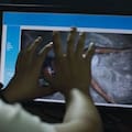 El trauma de una argentina que fue moderadora de contenido de Facebook en España
