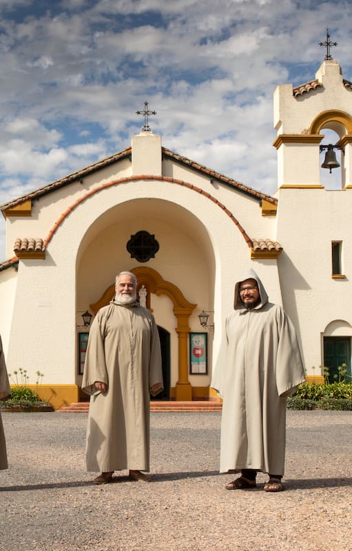 Los monjes son benedictinos y de semi clausura