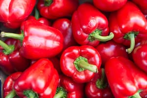 Los morrones tienen bajo contenido calórico y ayudan a la hidratación.