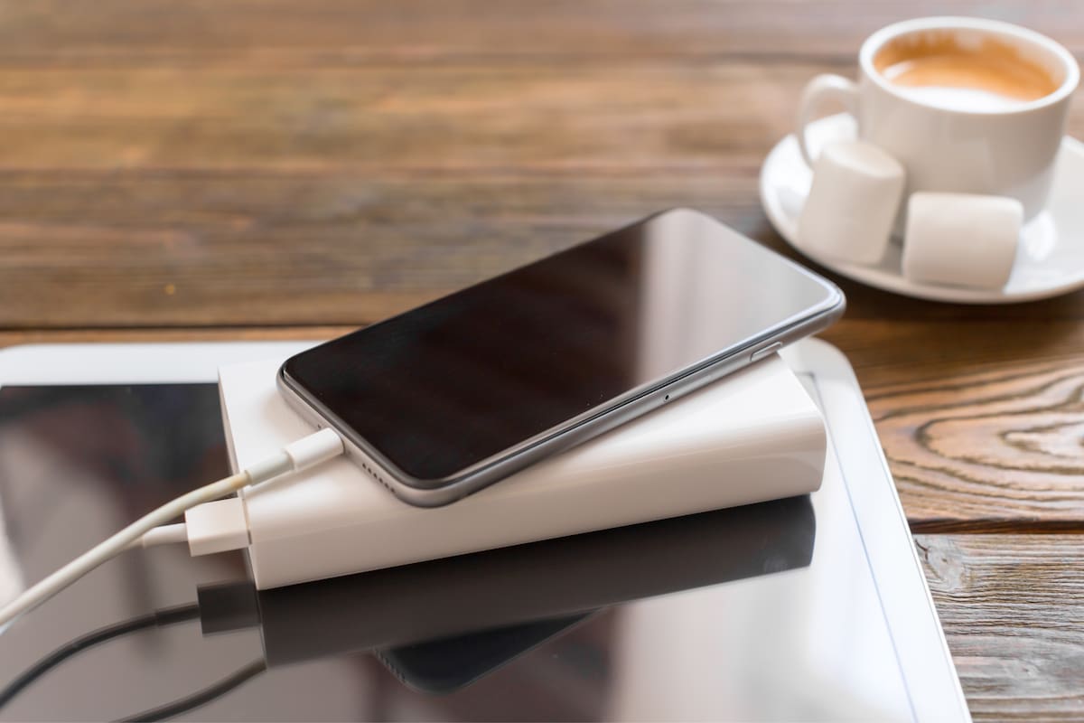 Los motivos por los que se calienta el cargador del celular