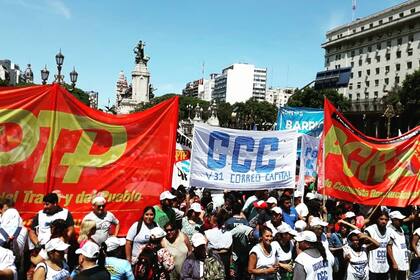 Los movimientos sociales celebraron la jura de Juan Carlos Alderete (CCC) como diputado nacional.