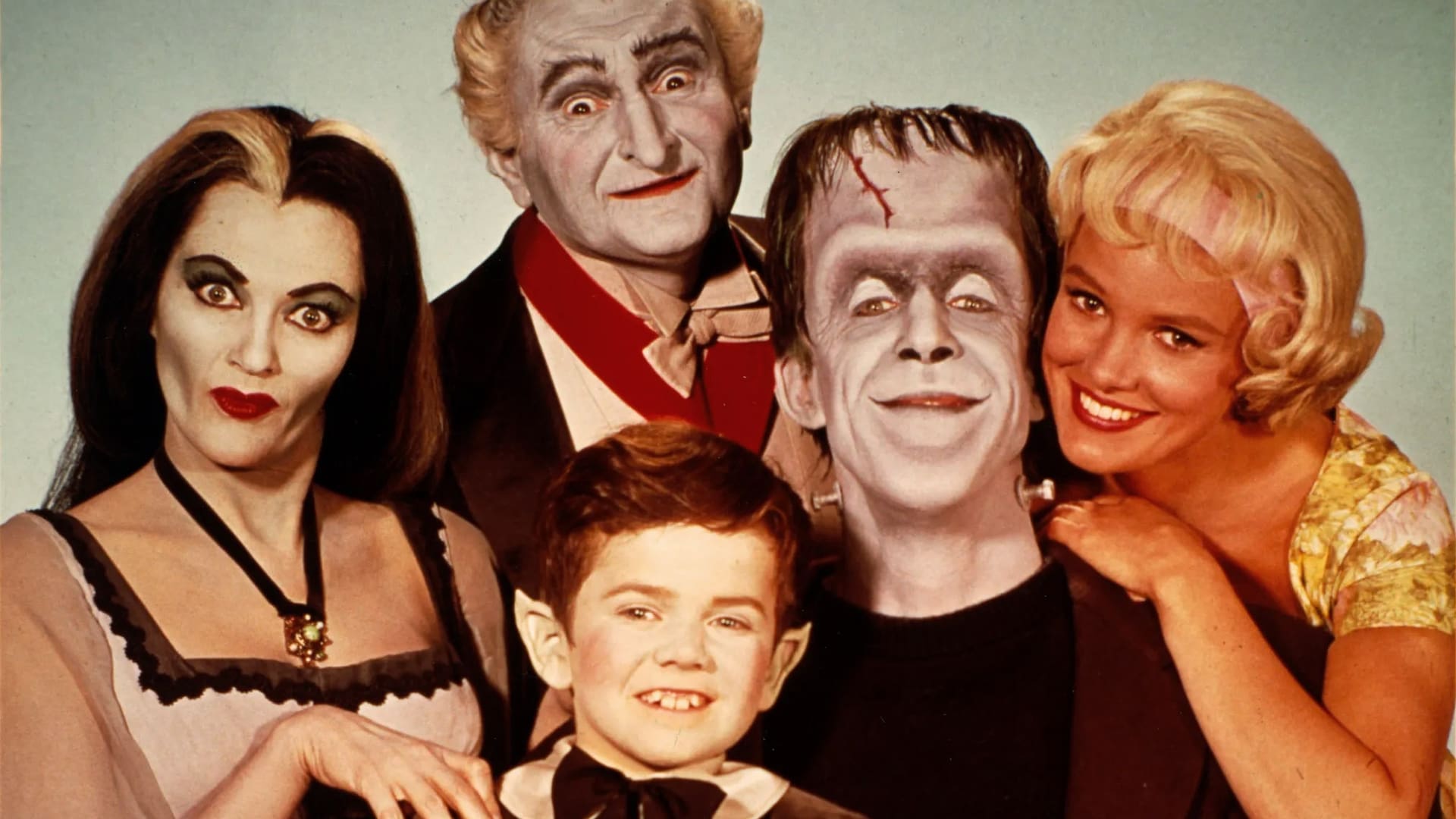 Los Munsters: la “batalla cultural” con Los locos Addams, el mensaje que recobró vigencia 55 años después y el cachetazo de Batman