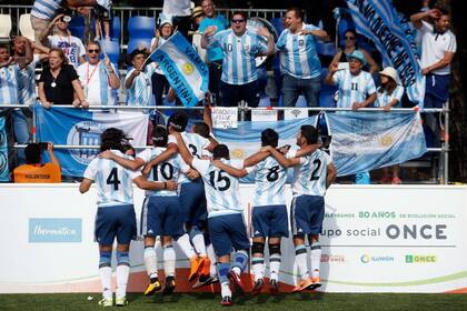 Los Murciélagos le ganaron 1-0 a Rusia para clasificar a la final en Madrid