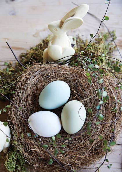 Los nidos, los conejos y los huevos siempre van a tener su lugar en la mesa de Pascuas.