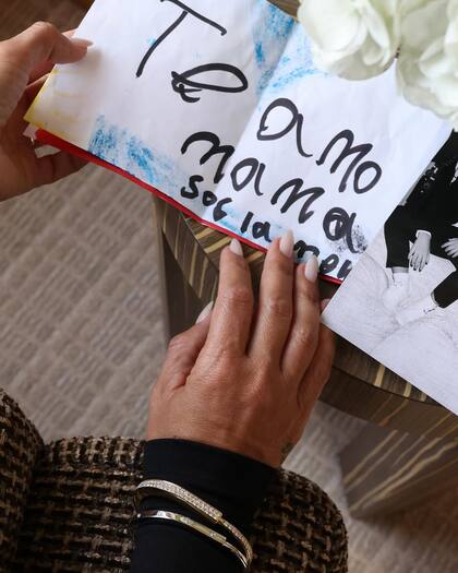 Los niños le escribieron una carta que decía "Te amo mamá, sos la mejor" (Foto: Instagram @antonelaroccuzzo)
